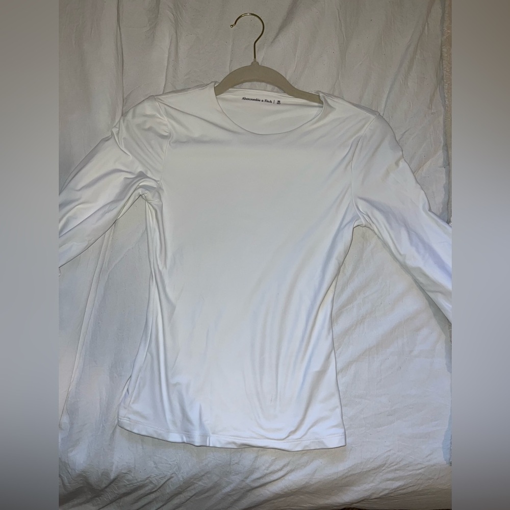 ABERCROMBIE & FITCH LONG SLEEVE SEAMLESS SOFT MATTE